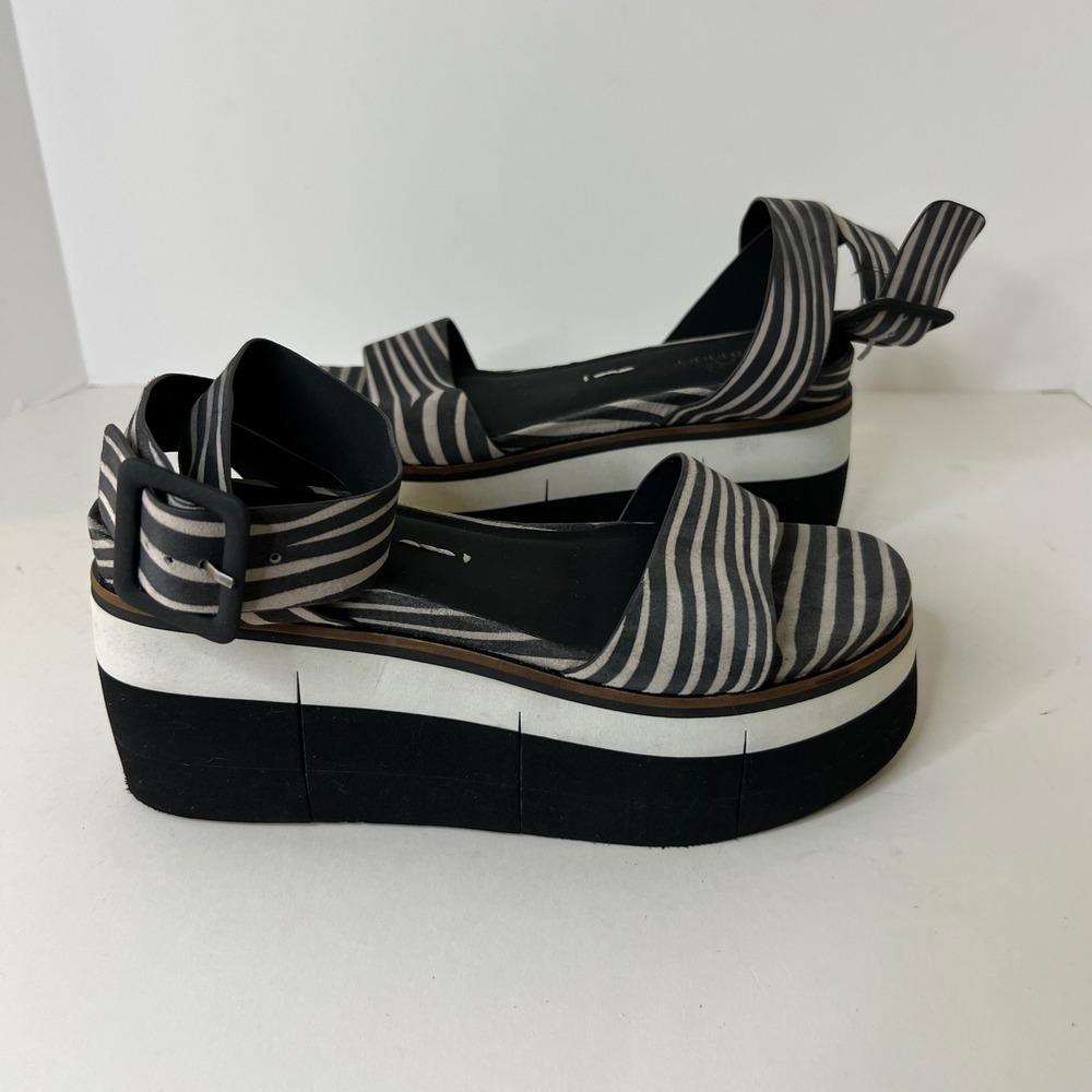 Womens Naked Feet Altezza Foam Leather Zebra Chunk Platform Strappy Sandals 7